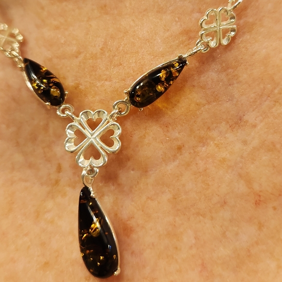 💕 Sterling Silver and Amber necklace💕 - Picture 3 of 8